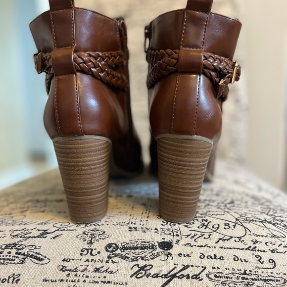 American Eagle Ankle Booties - Picture 4 of 4
